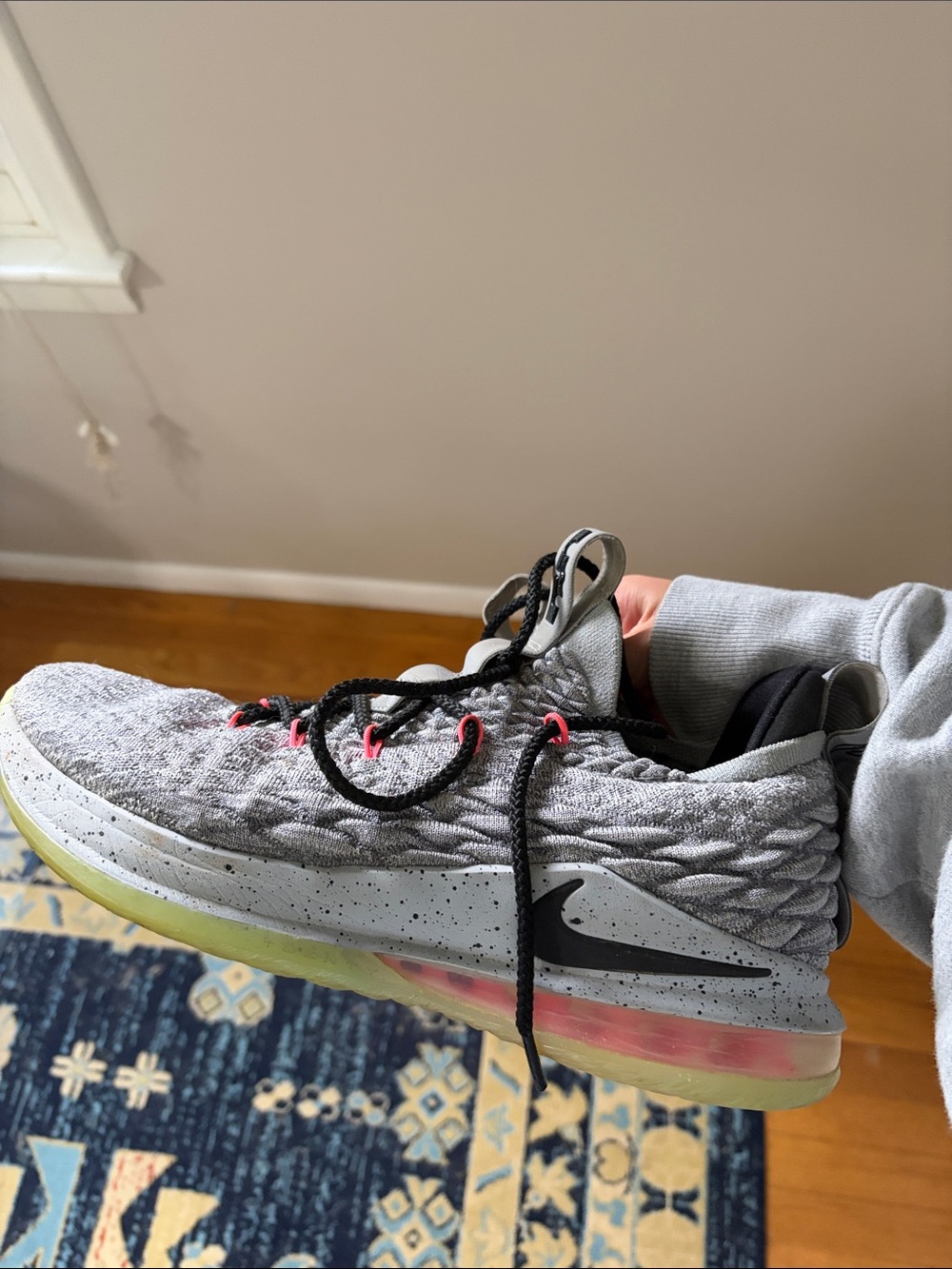 Men’s 10.5 LeBron basketball shoes